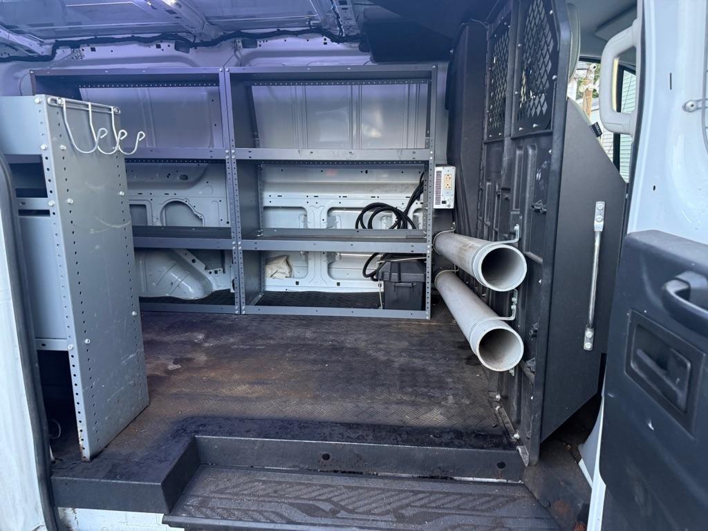 Ford Transit 250 Van Low Roof 60/40 Pass.130-in. WB 2016