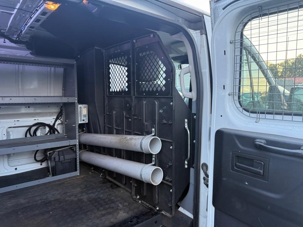 Ford Transit 250 Van Low Roof 60/40 Pass.130-in. WB 2016