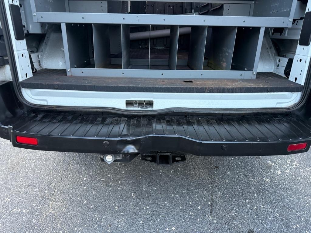 Ford Transit 250 Van Low Roof 60/40 Pass.130-in. WB 2016