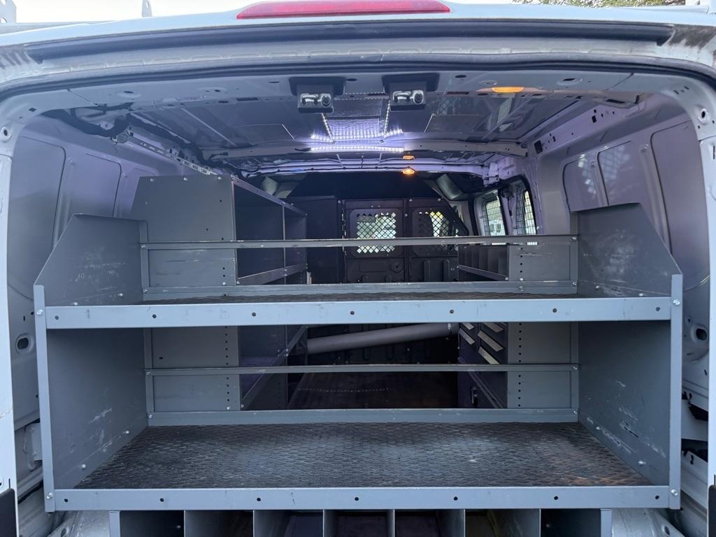 Ford Transit 250 Van Low Roof 60/40 Pass.130-in. WB 2016