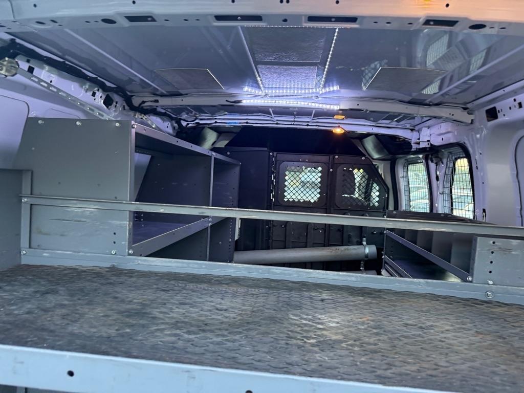 Ford Transit 250 Van Low Roof 60/40 Pass.130-in. WB 2016