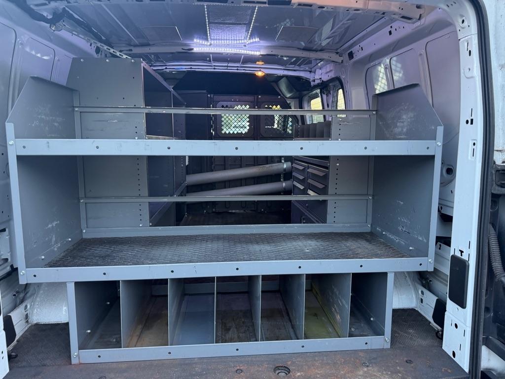 Ford Transit 250 Van Low Roof 60/40 Pass.130-in. WB 2016