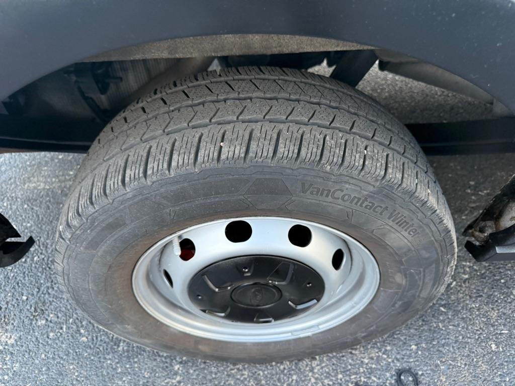 Ford Transit 250 Van Low Roof 60/40 Pass.130-in. WB 2016