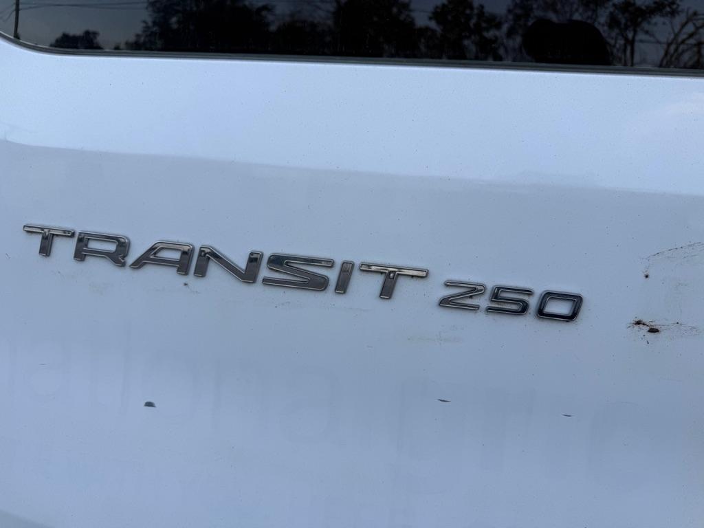 Ford Transit 250 Van Low Roof 60/40 Pass.130-in. WB 2016