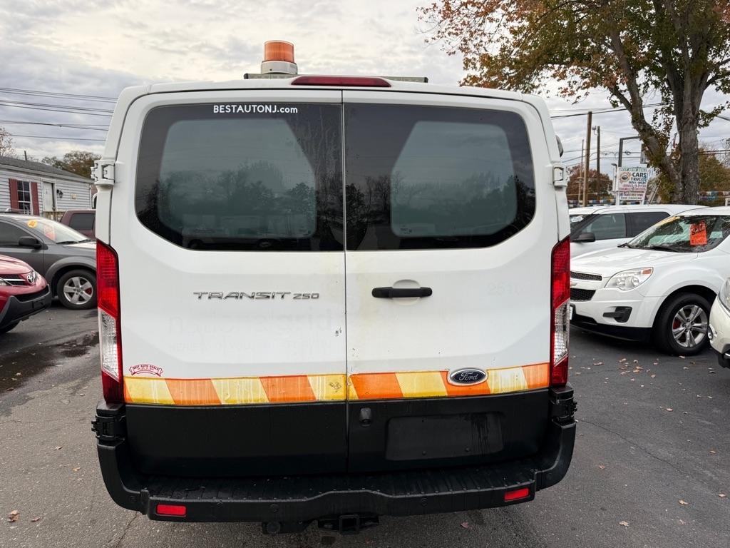 Ford Transit 250 Van Low Roof 60/40 Pass.130-in. WB 2016