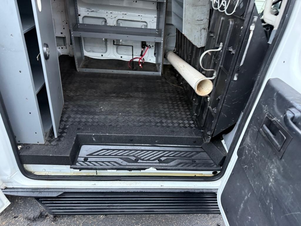 Ford Transit 250 Van Low Roof 60/40 Pass.130-in. WB 2016