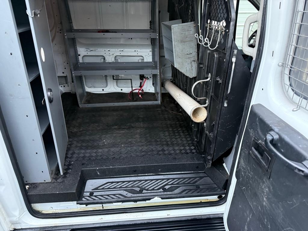 Ford Transit 250 Van Low Roof 60/40 Pass.130-in. WB 2016