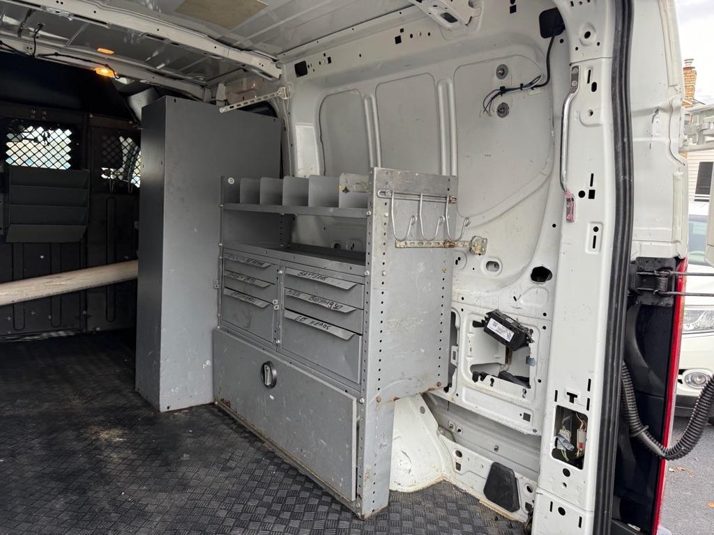 Ford Transit 250 Van Low Roof 60/40 Pass.130-in. WB 2016