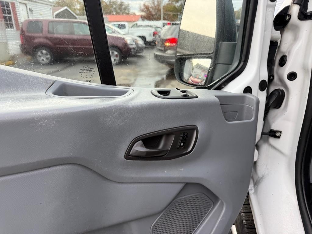 Ford Transit 250 Van Low Roof 60/40 Pass.130-in. WB 2016