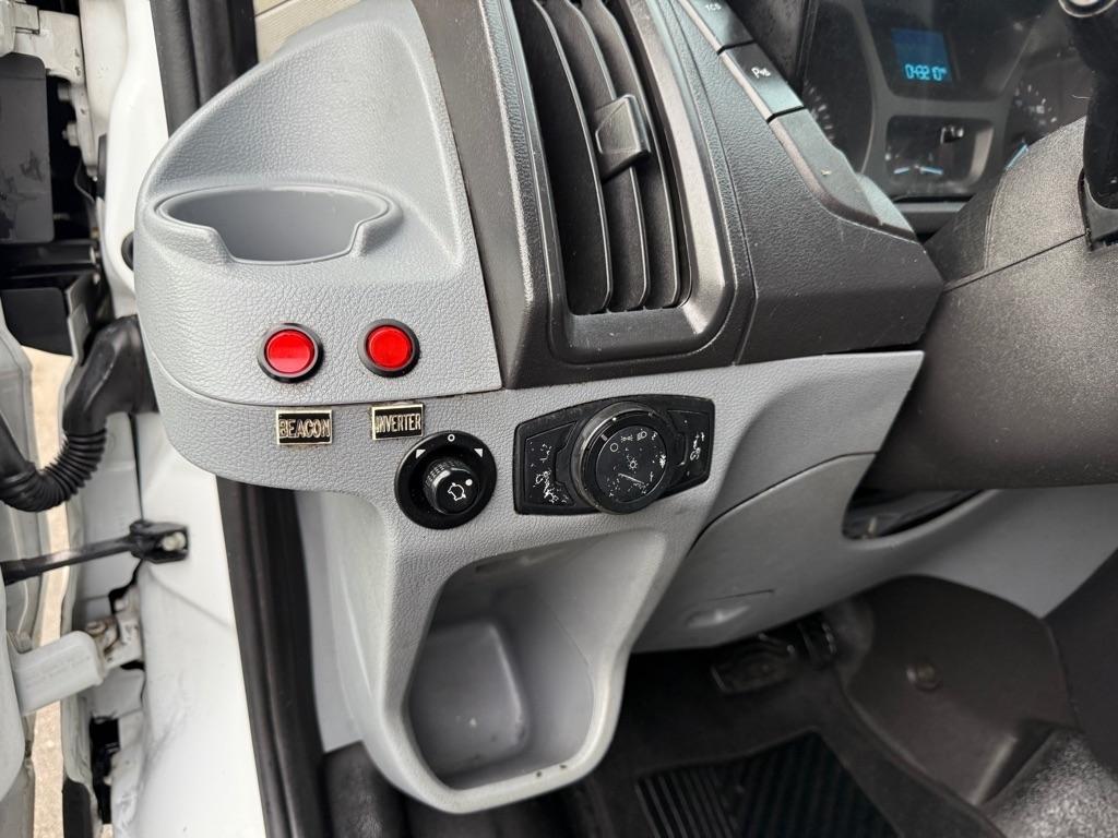 Ford Transit 250 Van Low Roof 60/40 Pass.130-in. WB 2016