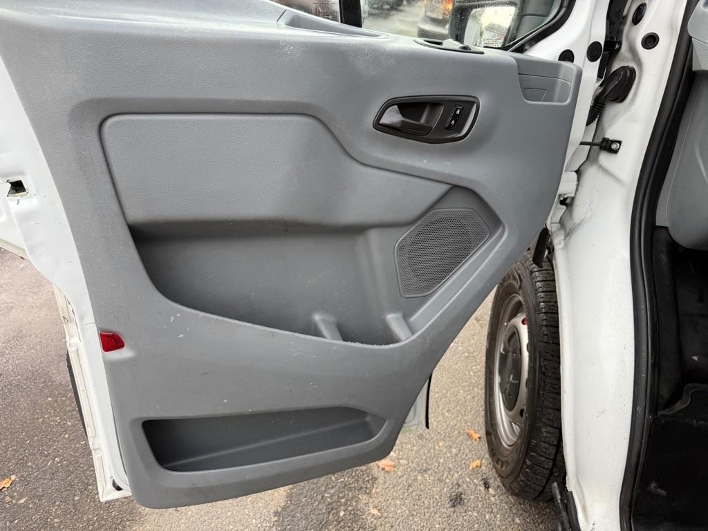 Ford Transit 250 Van Low Roof 60/40 Pass.130-in. WB 2016