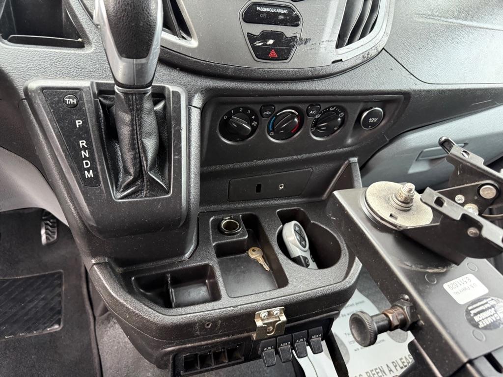 Ford Transit 250 Van Low Roof 60/40 Pass.130-in. WB 2016