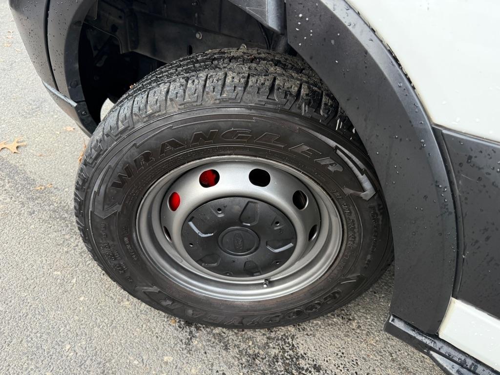 Ford Transit 250 Van Low Roof 60/40 Pass.130-in. WB 2016