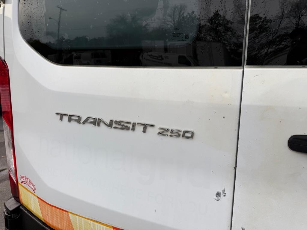 Ford Transit 250 Van Low Roof 60/40 Pass.130-in. WB 2016