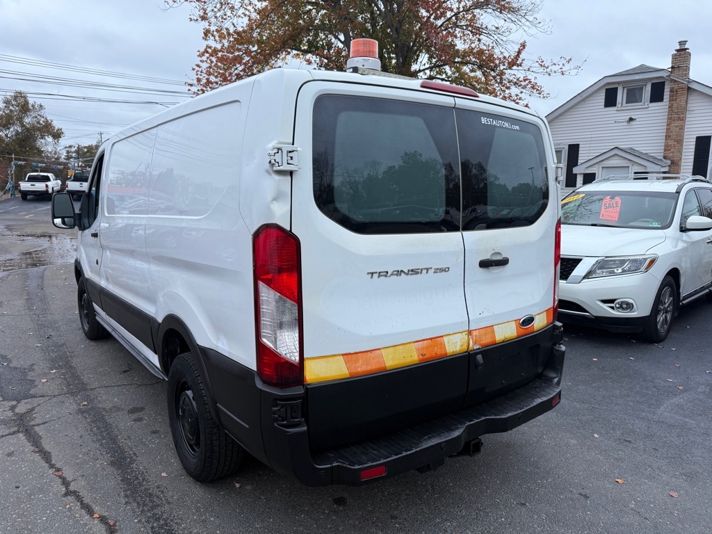 Ford Transit 250 Van Low Roof 60/40 Pass.130-in. WB 2016 Ford Transit 250 Van Low Roof 60/40 Pass.130-in. WB 2016