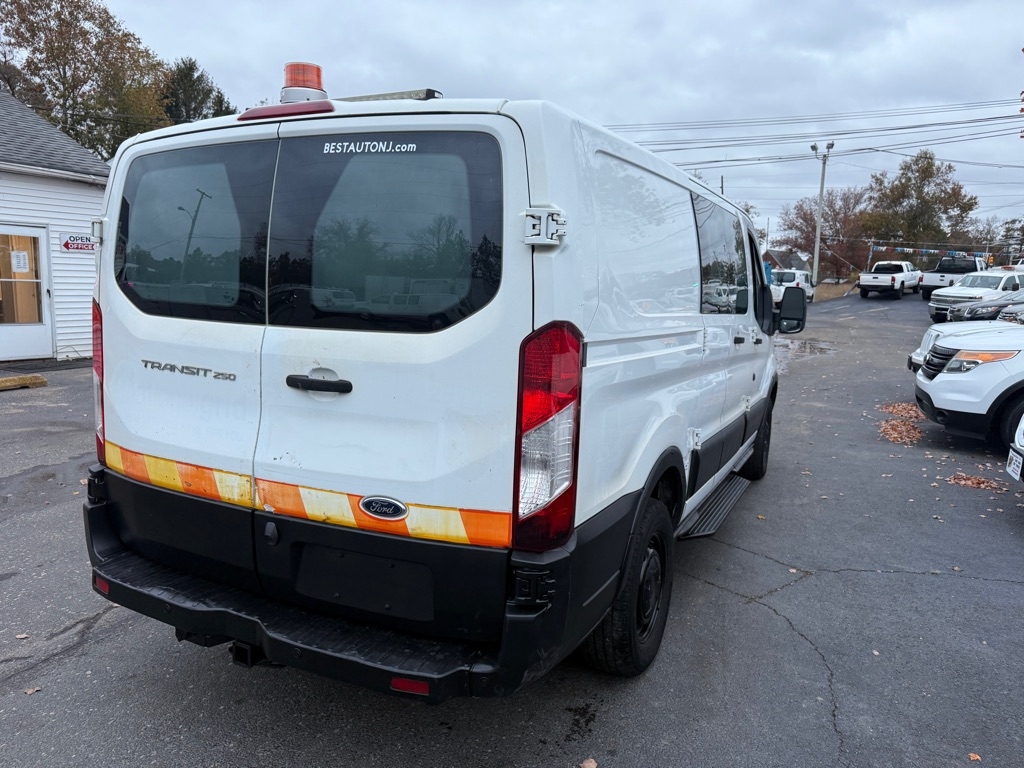 Ford Transit 250 Van Low Roof 60/40 Pass.130-in. WB 2016 Ford Transit 250 Van Low Roof 60/40 Pass.130-in. WB 2016