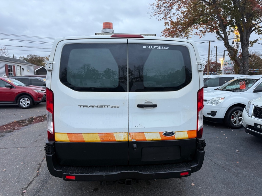 Ford Transit 250 Van Low Roof 60/40 Pass.130-in. WB 2016 Ford Transit 250 Van Low Roof 60/40 Pass.130-in. WB 2016