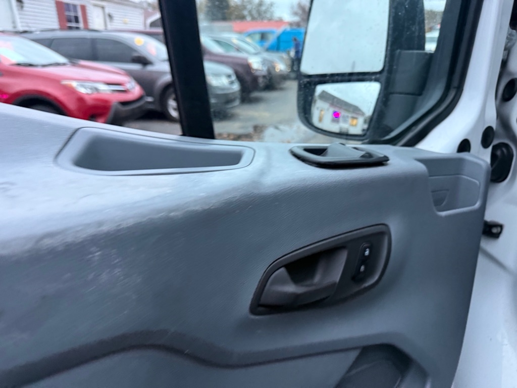 Ford Transit 250 Van Low Roof 60/40 Pass.130-in. WB 2016 Ford Transit 250 Van Low Roof 60/40 Pass.130-in. WB 2016