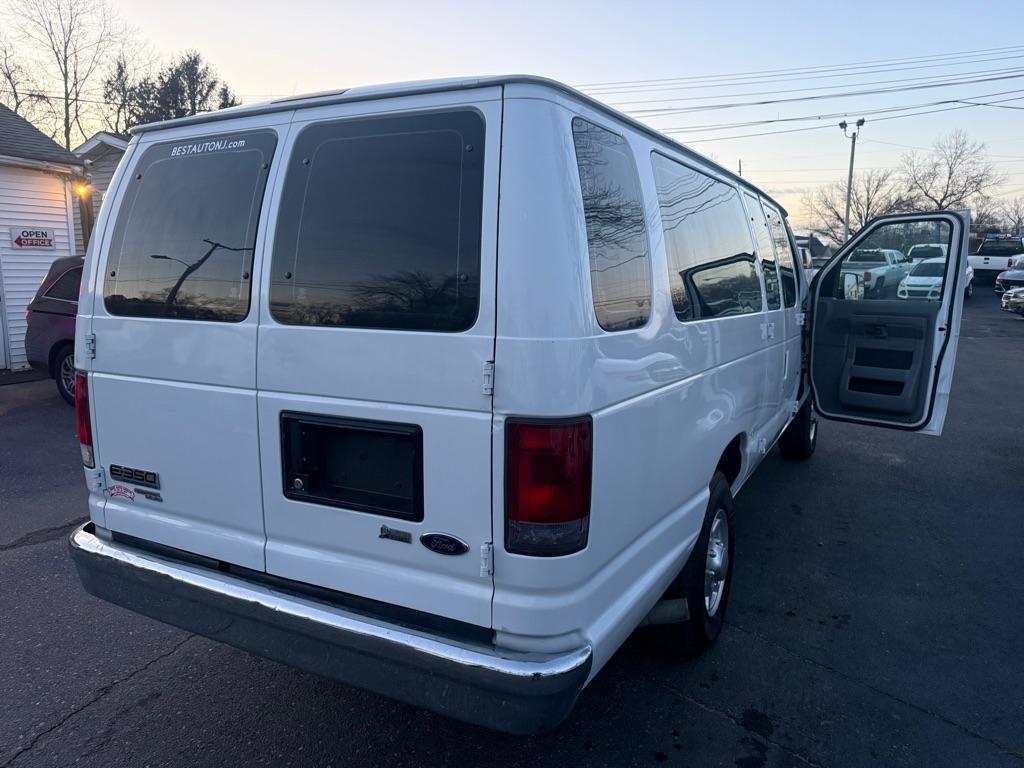 Ford Econoline E-350 XL Super Duty Extended 2013
