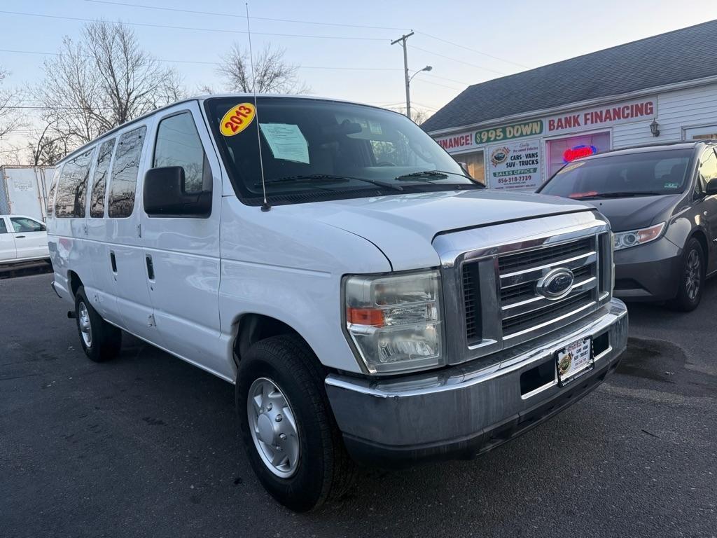 Ford Econoline E-350 XL Super Duty Extended 2013