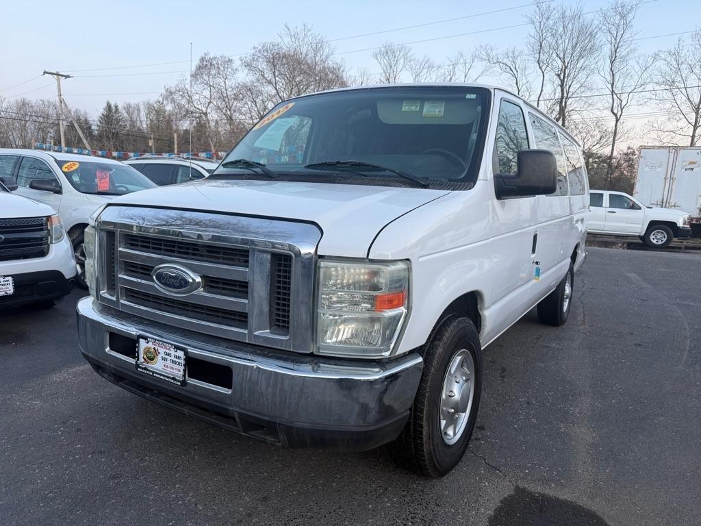 Ford Econoline E-350 XL Super Duty Extended 2013