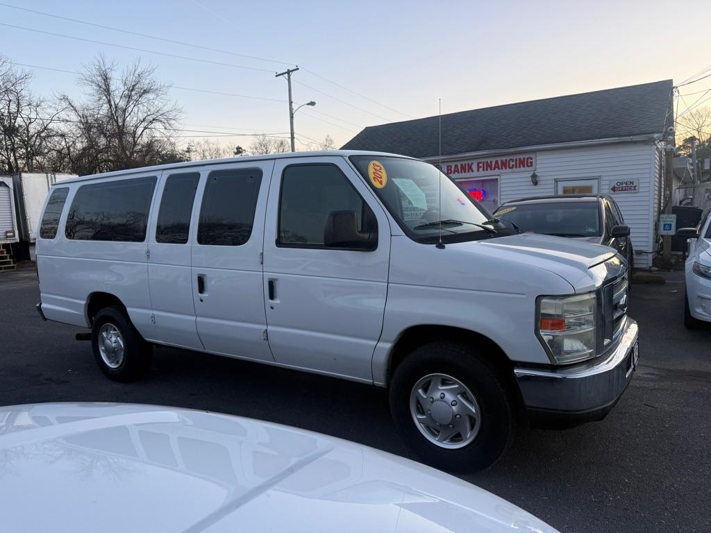 Ford Econoline E-350 XL Super Duty Extended 2013