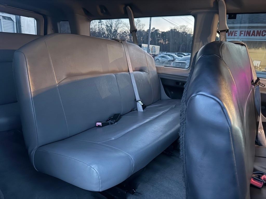 Ford Econoline E-350 XL Super Duty Extended 2013
