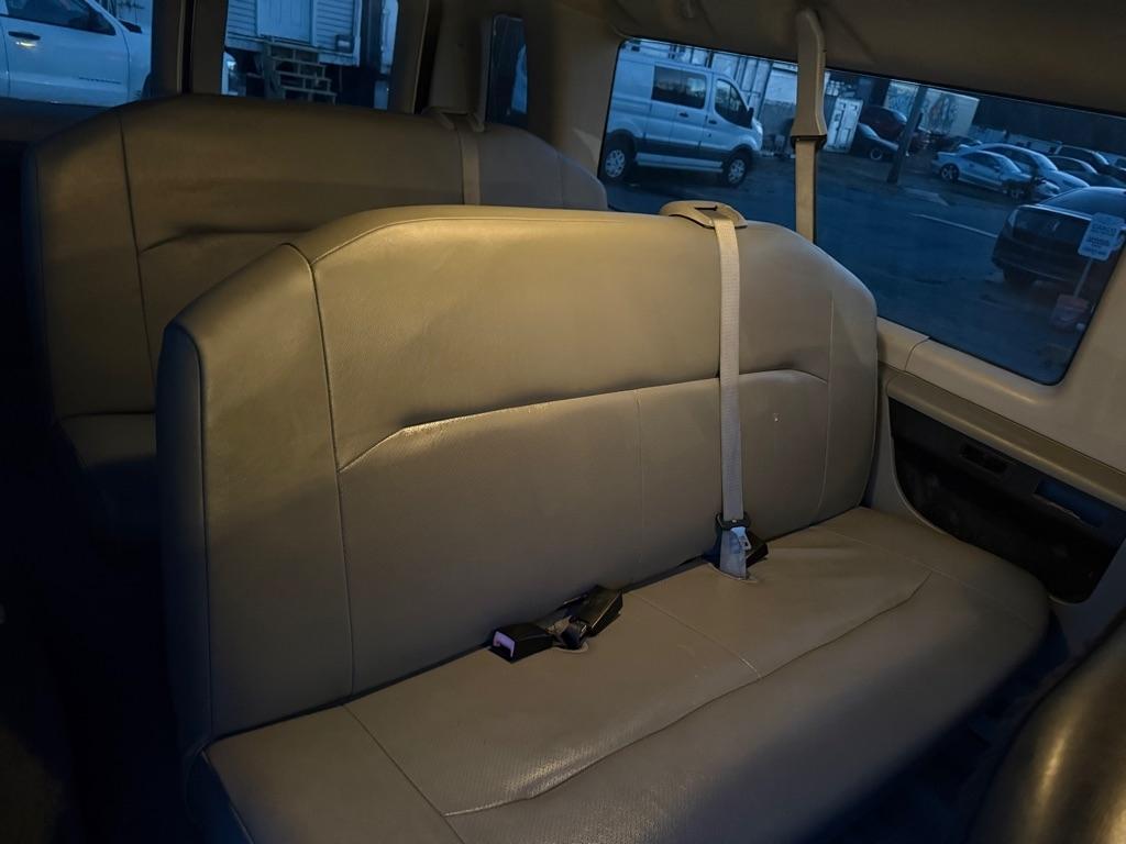 Ford Econoline E-350 XL Super Duty Extended 2013