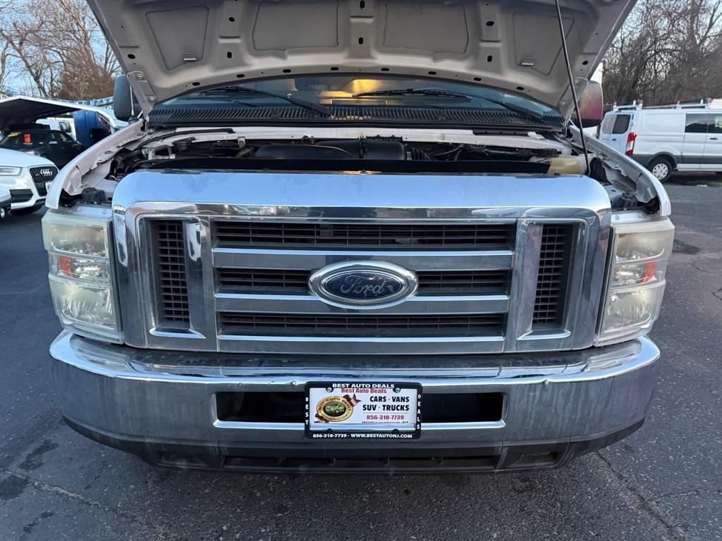 Ford Econoline E-350 XL Super Duty Extended 2013