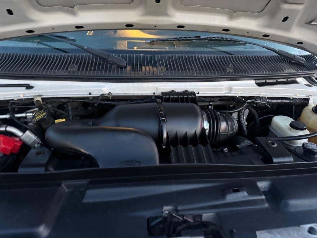 Ford Econoline E-350 XL Super Duty Extended 2013