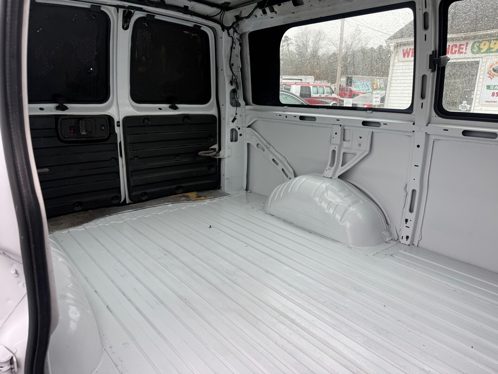 GMC Savana G2500 Cargo 2013