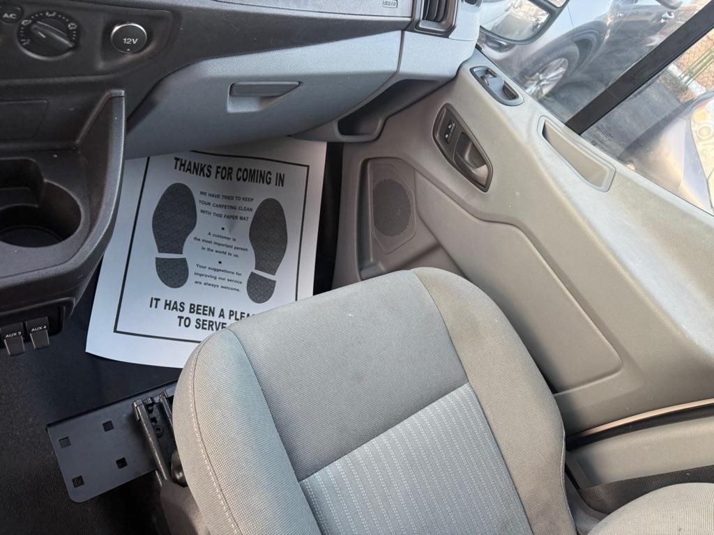 Ford Transit 250 Van Low Roof 60/40 Pass.130-in. WB 2016