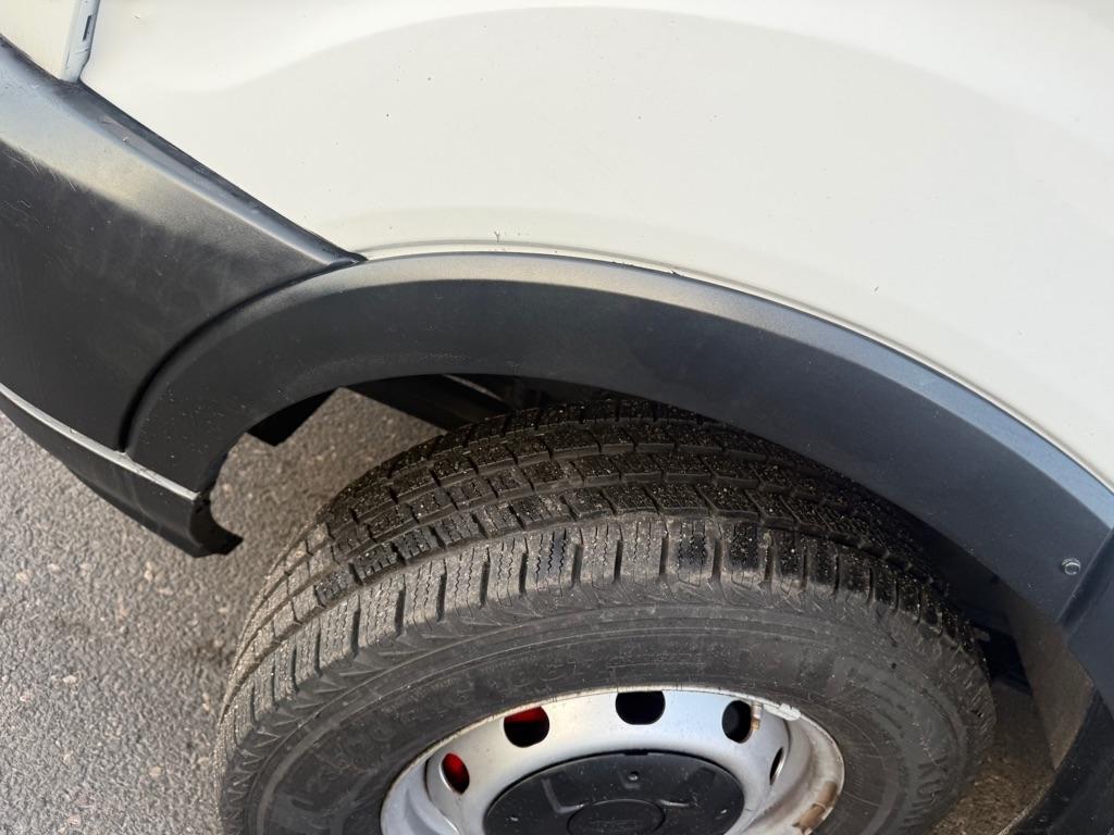 Ford Transit 250 Van Low Roof 60/40 Pass.130-in. WB 2016