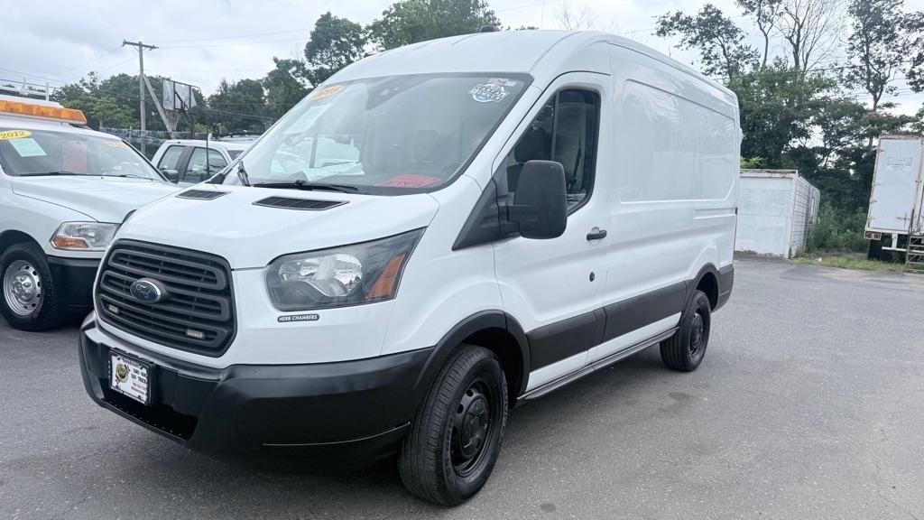 Ford Transit 250 Van Med. Roof w/Sliding Pass. 130-in. WB 2015