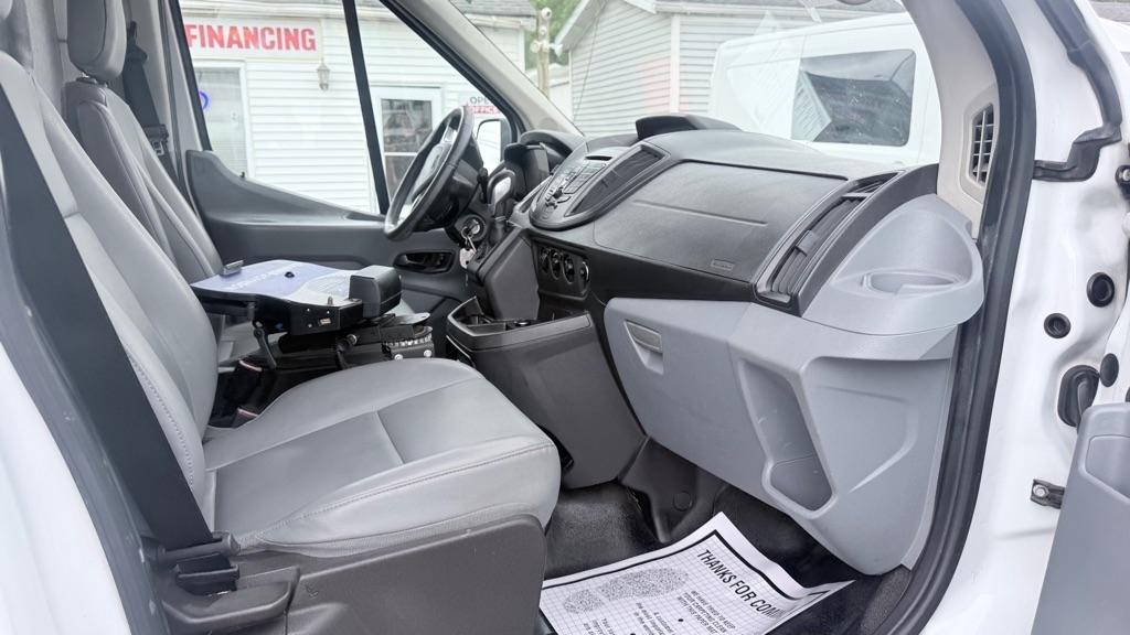 Ford Transit 250 Van Med. Roof w/Sliding Pass. 130-in. WB 2015