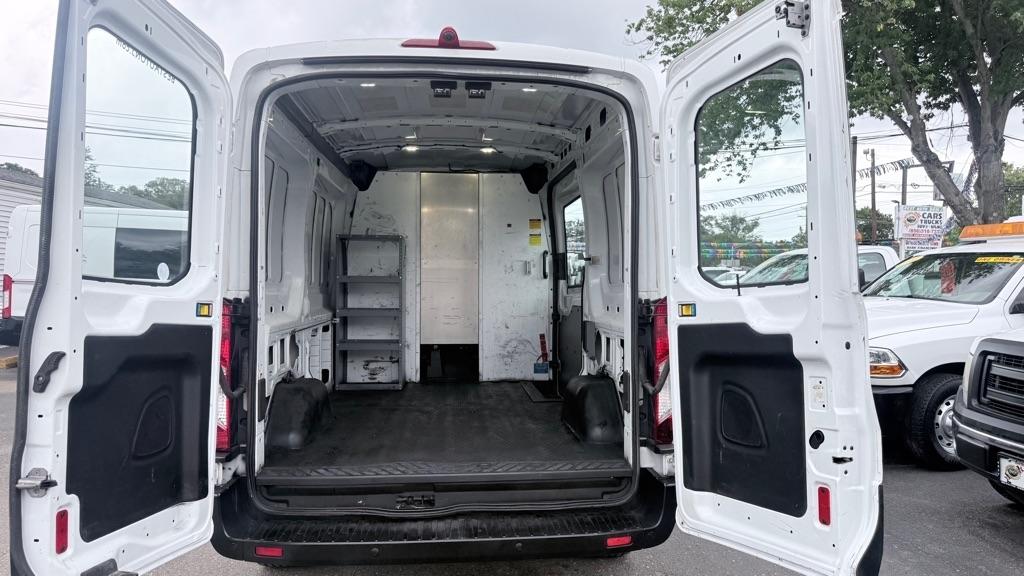 Ford Transit 250 Van Med. Roof w/Sliding Pass. 130-in. WB 2015