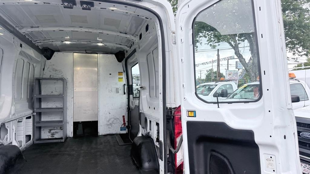 Ford Transit 250 Van Med. Roof w/Sliding Pass. 130-in. WB 2015