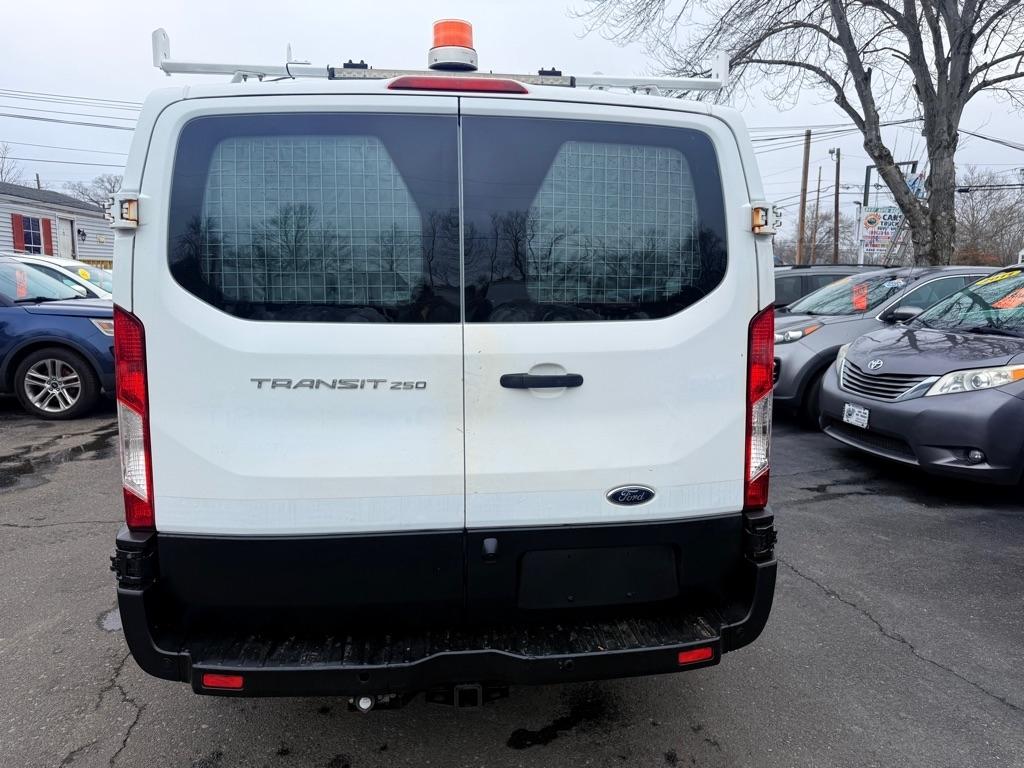 Ford Transit 250 Van Low Roof 60/40 Pass.130-in. WB 2016