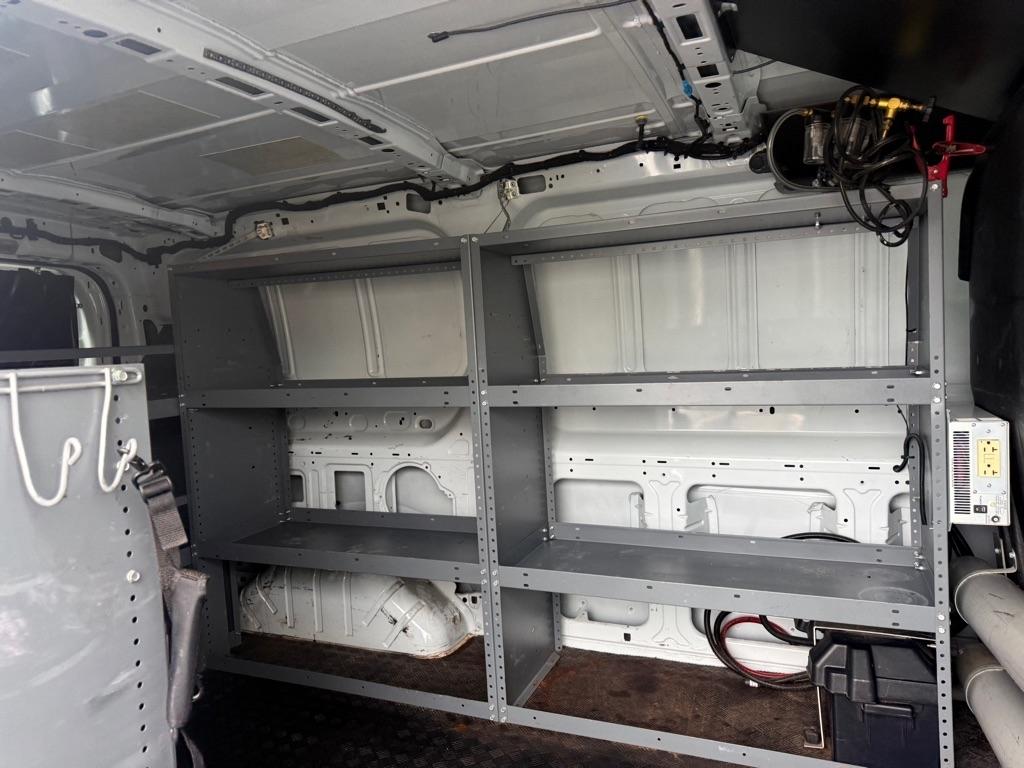 Ford Transit 250 Van Low Roof 60/40 Pass.130-in. WB 2016