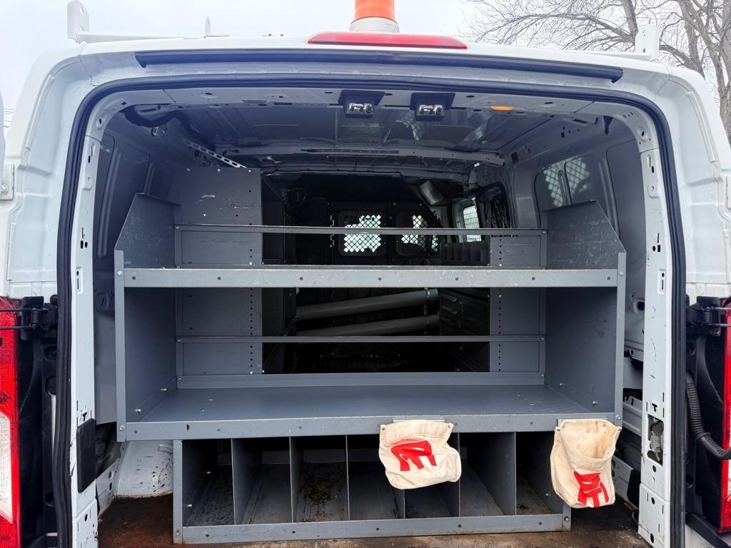 Ford Transit 250 Van Low Roof 60/40 Pass.130-in. WB 2016
