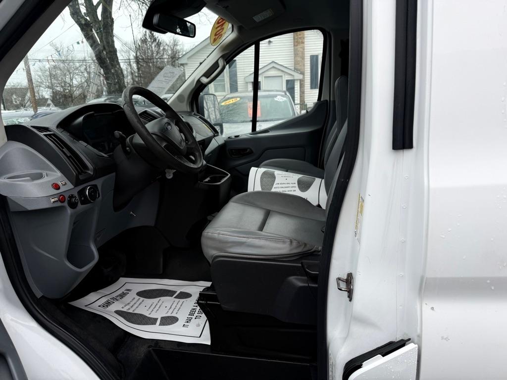 Ford Transit 250 Van Low Roof 60/40 Pass.130-in. WB 2016