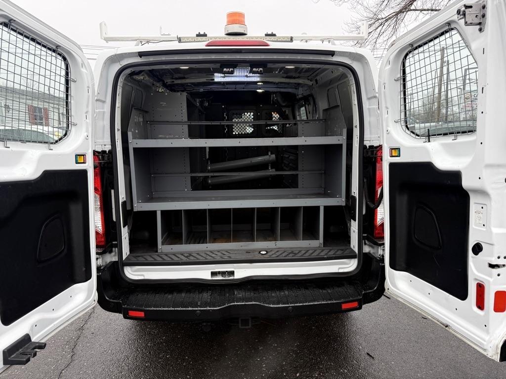 Ford Transit 250 Van Low Roof 60/40 Pass.130-in. WB 2016