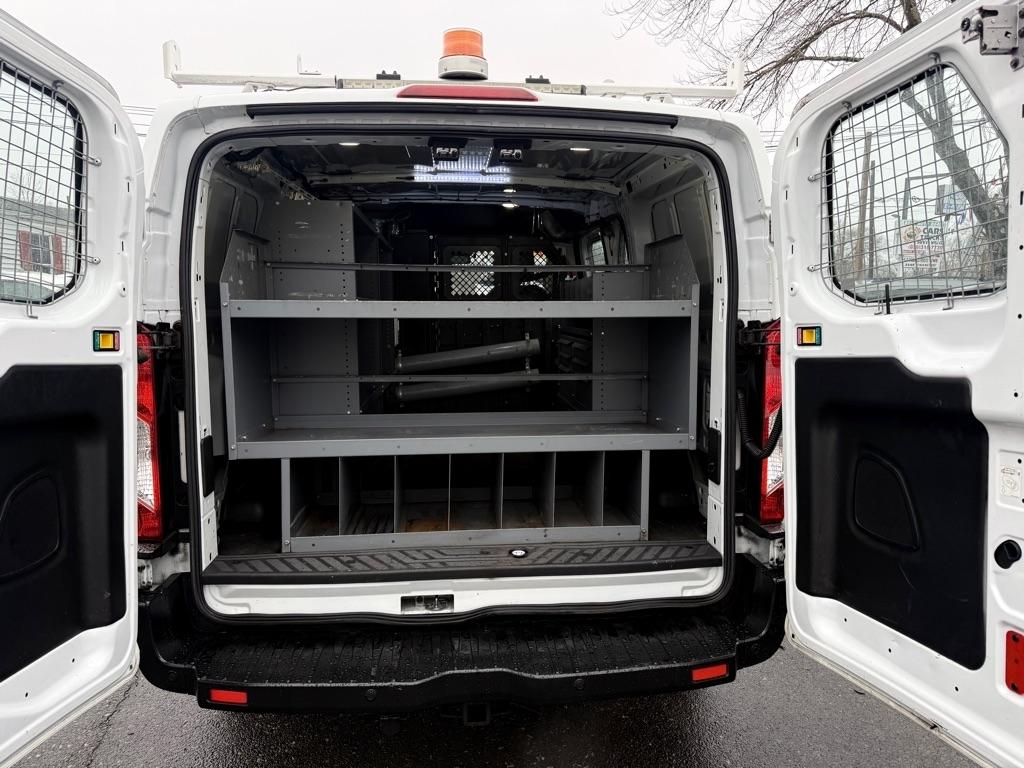 Ford Transit 250 Van Low Roof 60/40 Pass.130-in. WB 2016