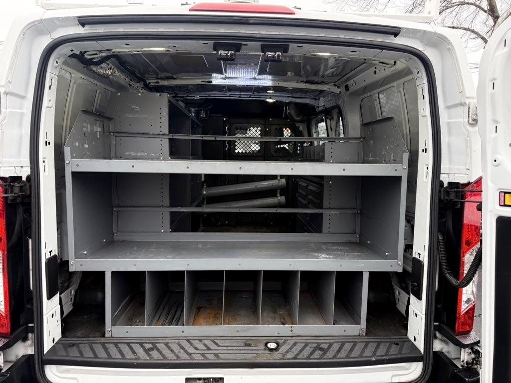 Ford Transit 250 Van Low Roof 60/40 Pass.130-in. WB 2016