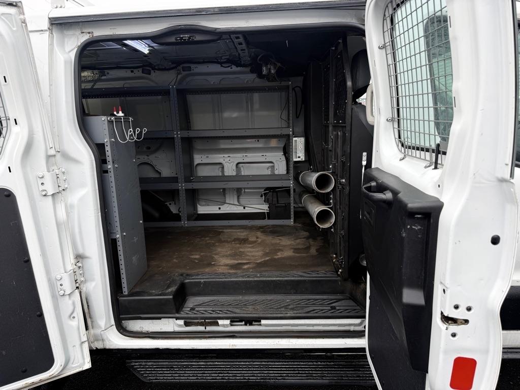 Ford Transit 250 Van Low Roof 60/40 Pass.130-in. WB 2016