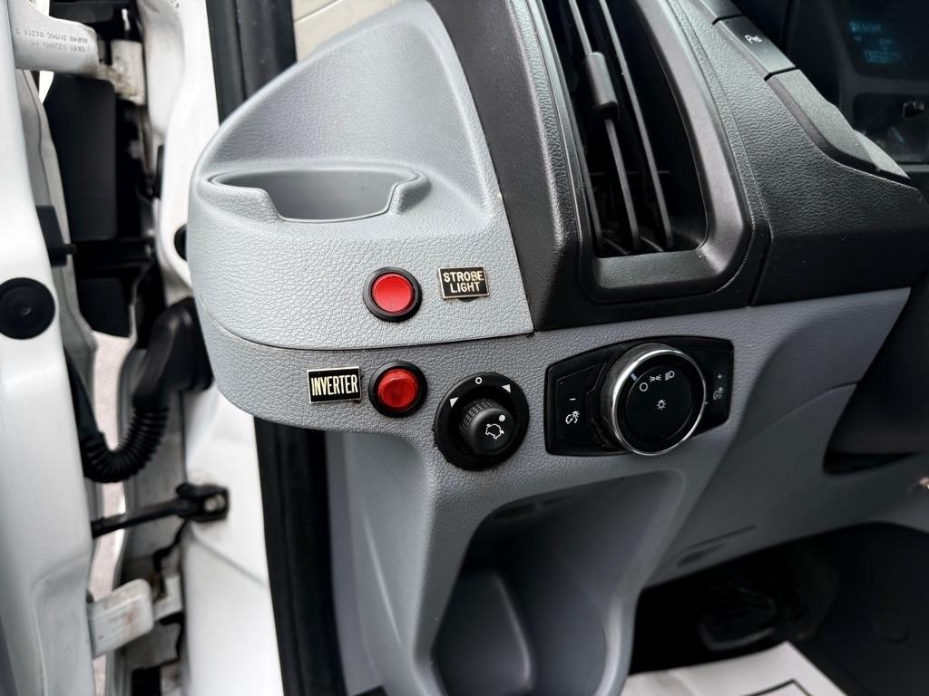 Ford Transit 250 Van Low Roof 60/40 Pass.130-in. WB 2016