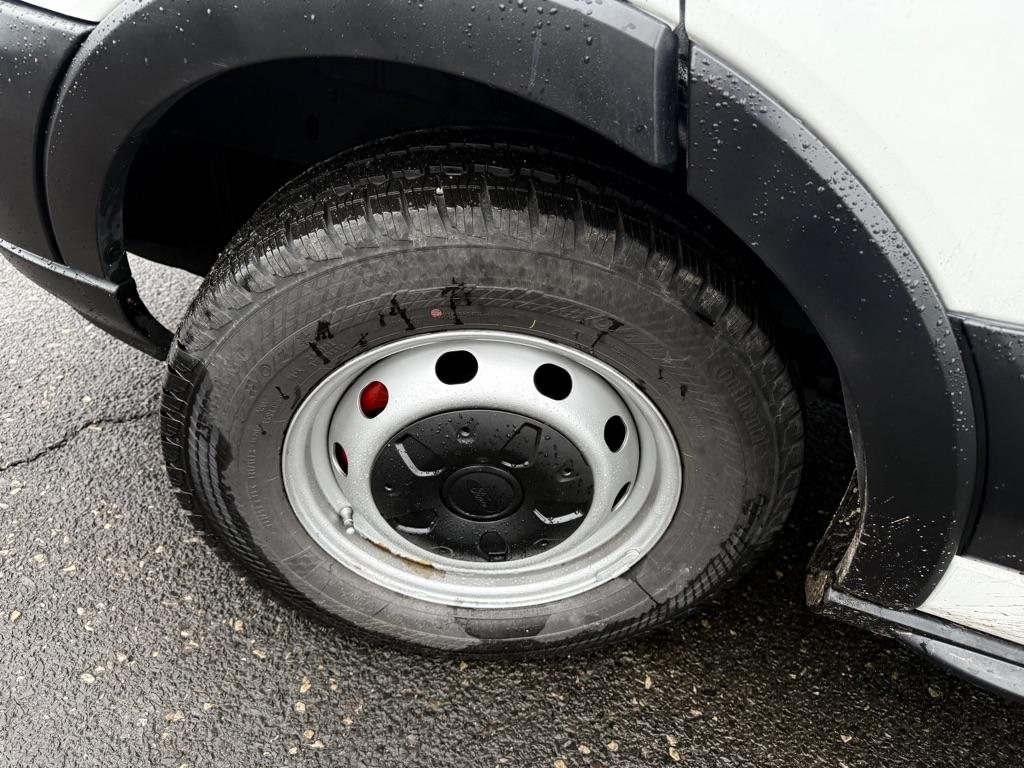 Ford Transit 250 Van Low Roof 60/40 Pass.130-in. WB 2016