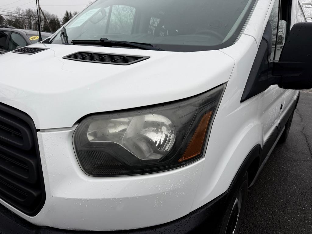 Ford Transit 250 Van Low Roof 60/40 Pass.130-in. WB 2016