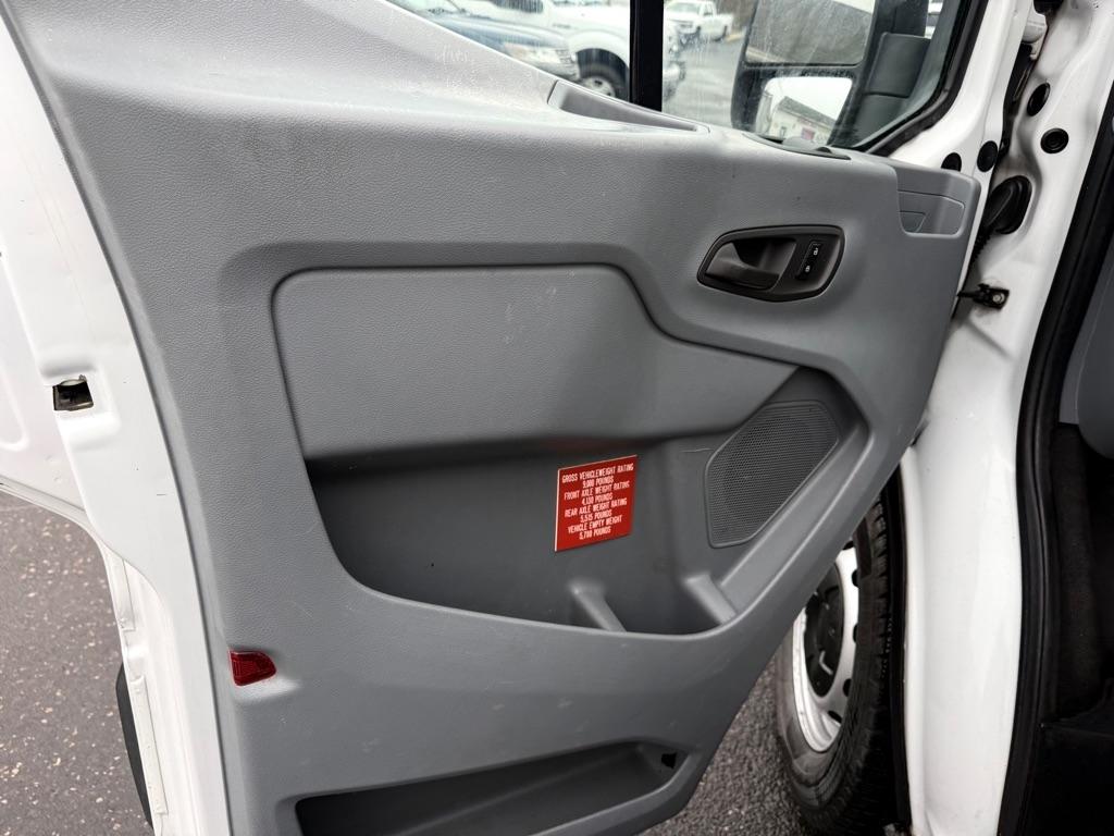 Ford Transit 250 Van Low Roof 60/40 Pass.130-in. WB 2016