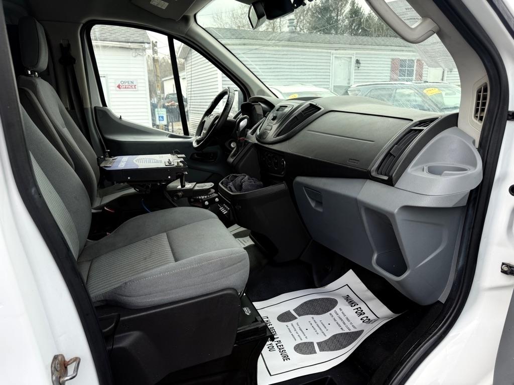 Ford Transit 250 Van Low Roof 60/40 Pass.130-in. WB 2015